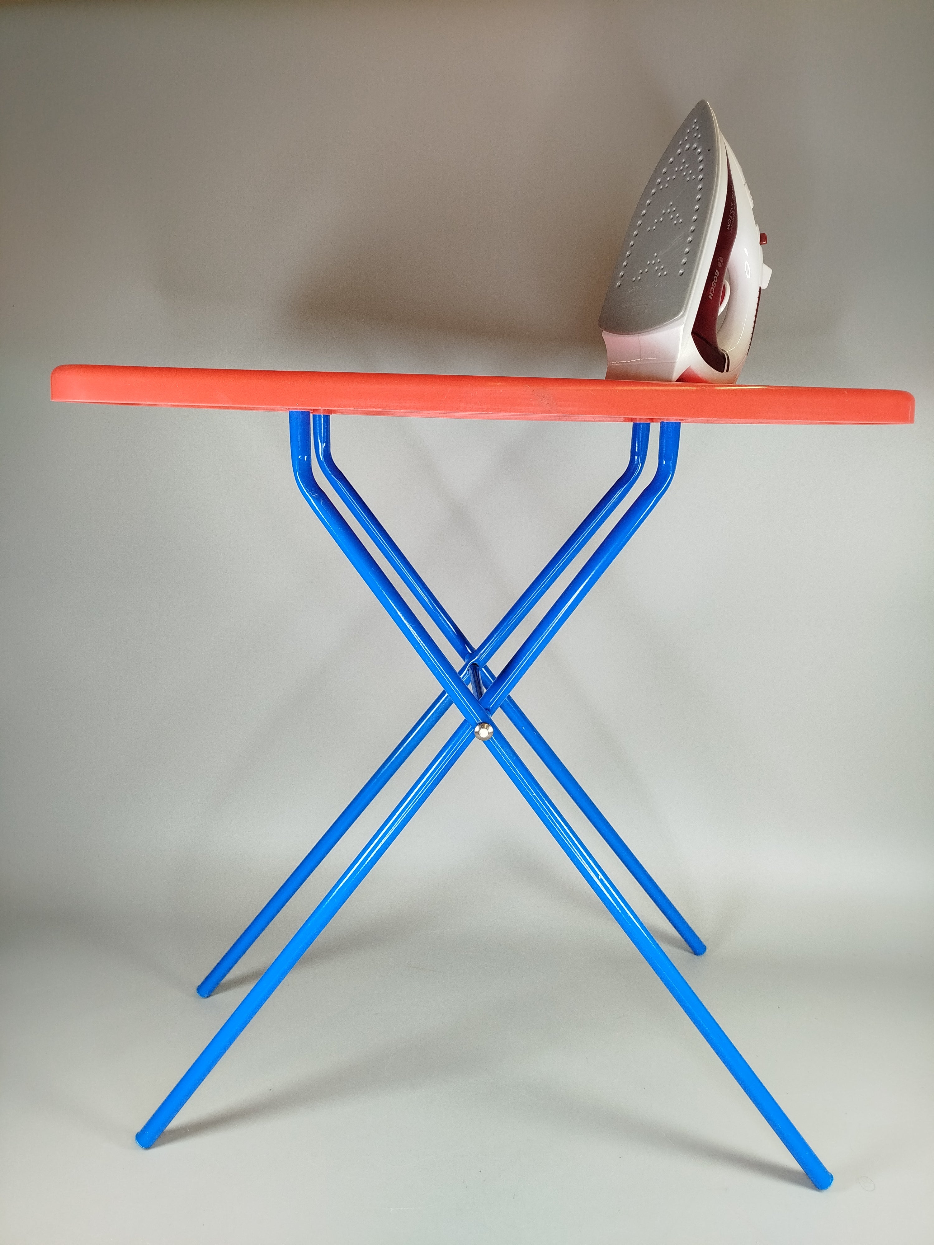 Spielzeug Bügeleisen und Bügelbrett